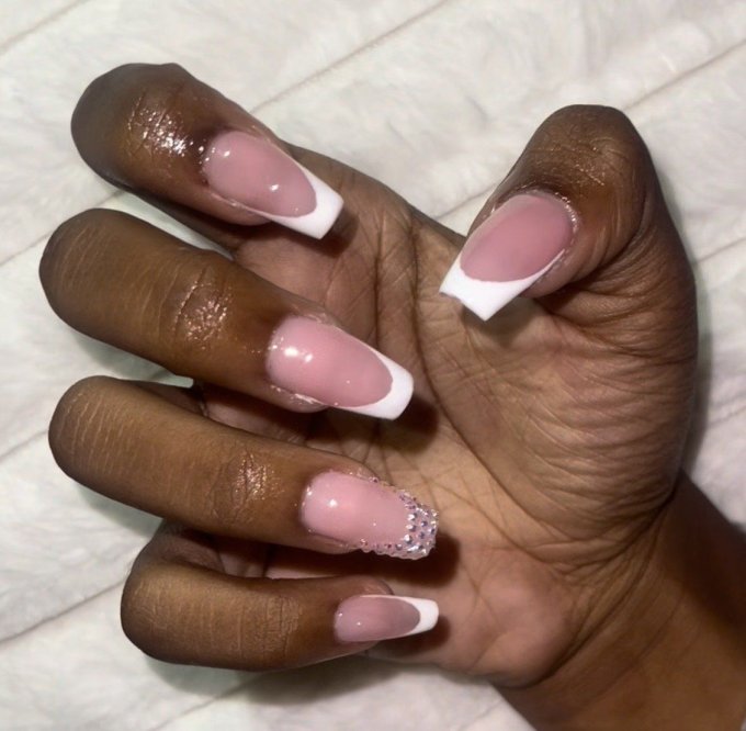 Onglerie - Dépose extérieure + Pose de capsules américaines 